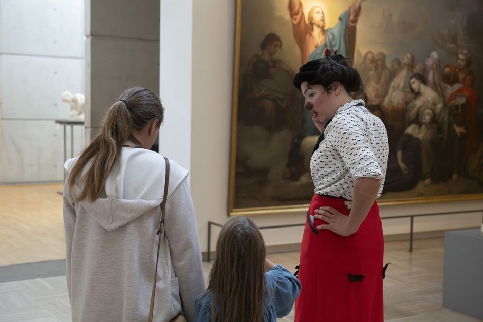 Visite-spectacle "Des clowns et des musées" © Jean-Jacques Banide / Ville & Quimper Bretagne Occidentale (Voir légende ci-après)